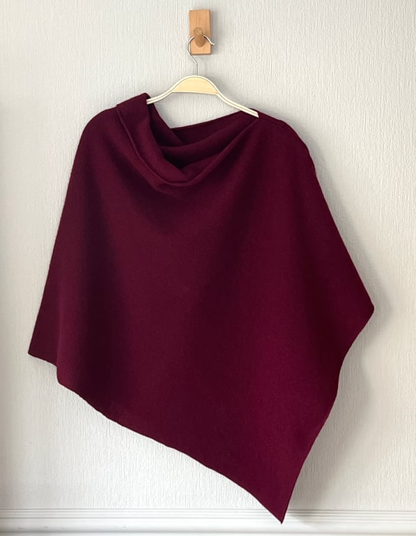 Poncho - merino lambswool Bordeaux red wine 