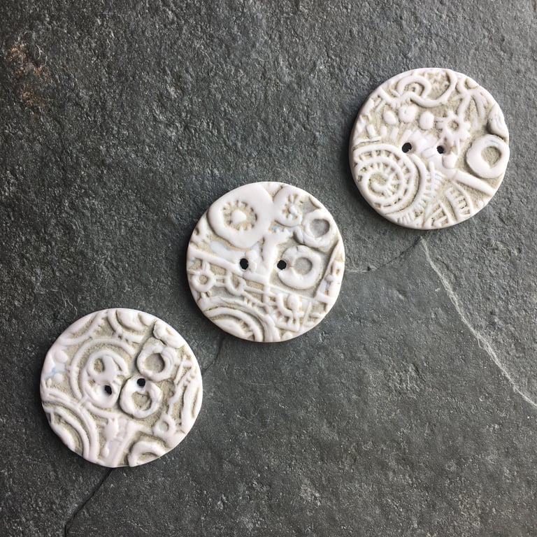 Porcelain buttons, Set of 3 large round textured pale khaki and white size: 44mm