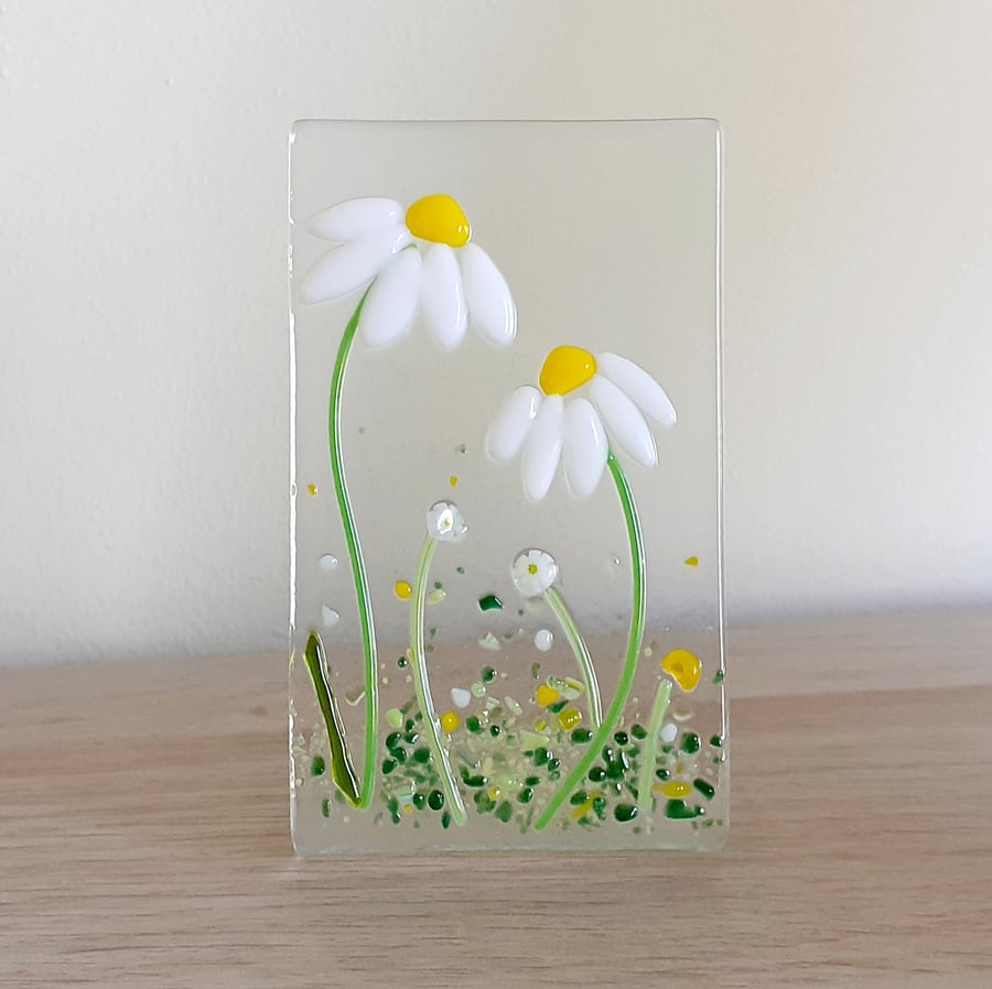 Fused glass freestanding decorative panel - daisies No 2