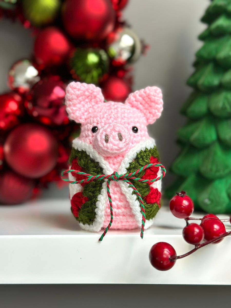 Jolly HollyBerry Piggy in a Blanket