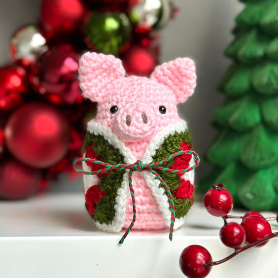 Jolly HollyBerry Piggy in a Blanket