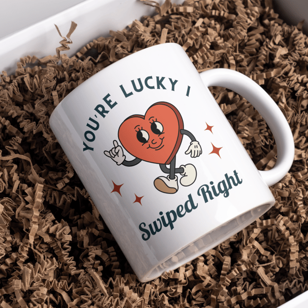 Lucky I Swiped Right: Funny Relationship Mug, Gift for Couples, Online Dating