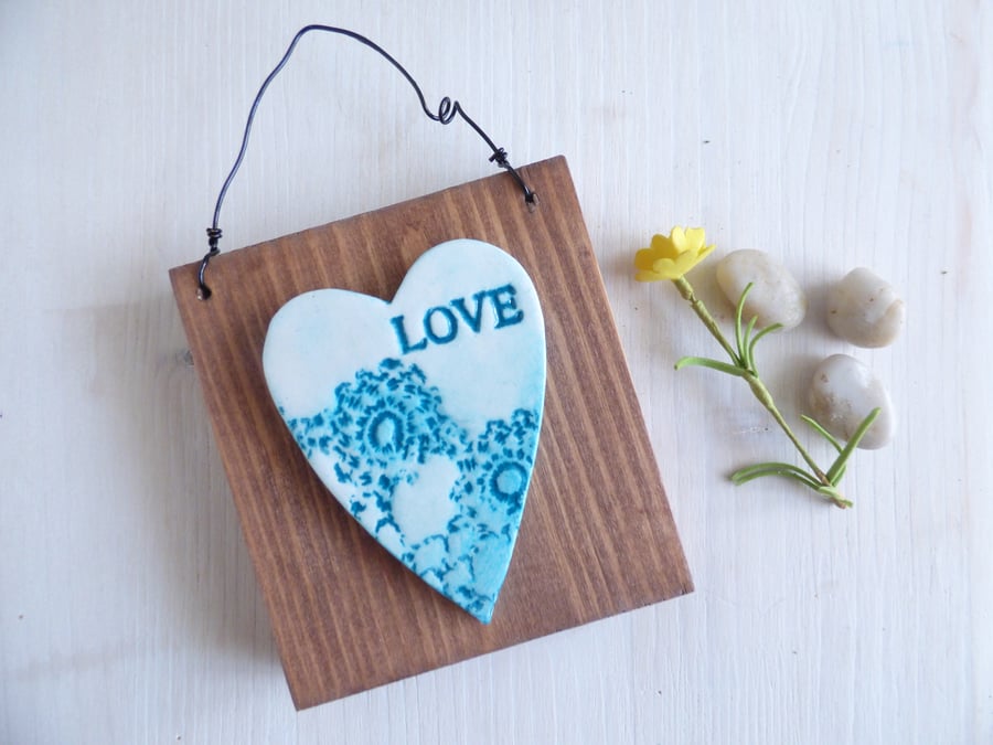 'LOVE' Lace Textured Heart, wall Hanging Decoration