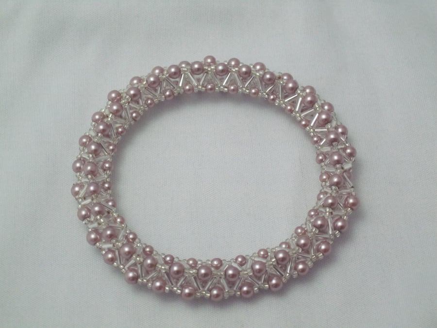 Mink glass pearl and crystal bugle bead bangle (495)