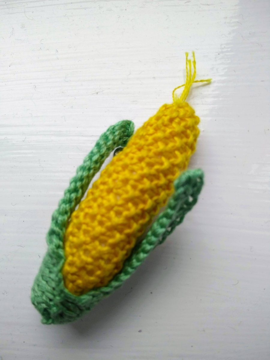 Retro 1950's kitsch sweetcorn brooch 