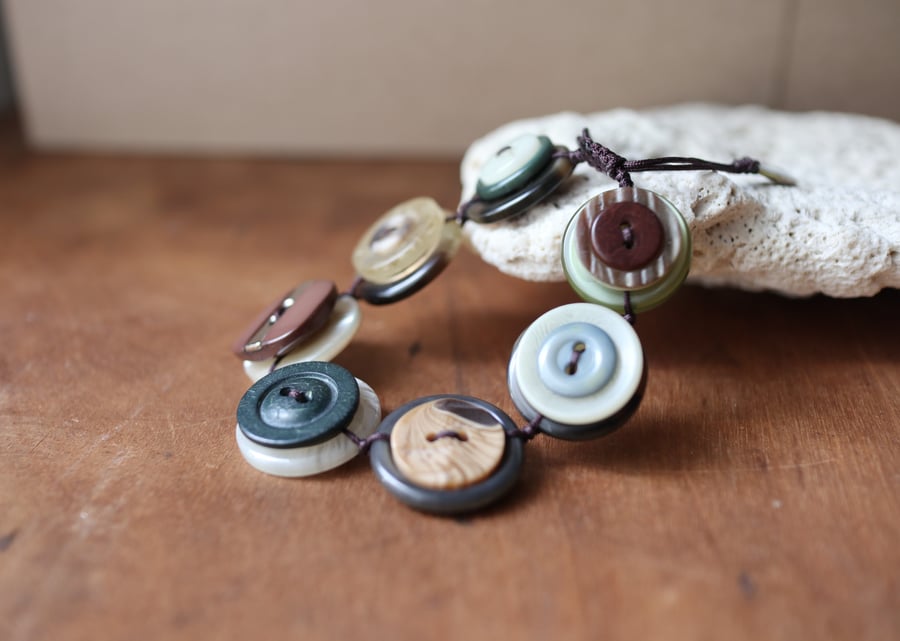 Safari leaves Story - Vintage Button Adjustable Bracelet
