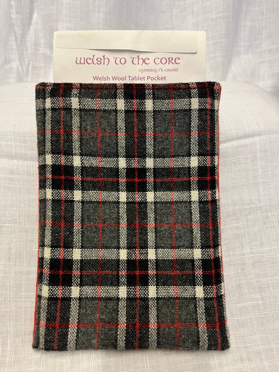 Handmade Welsh Wool Small tablet sleeve (Tartan)