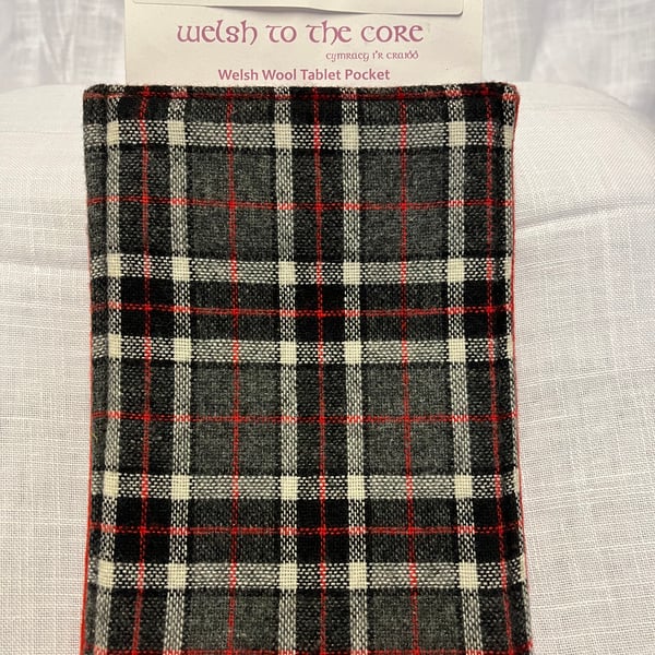 Handmade Welsh Wool Small tablet sleeve (Tartan)