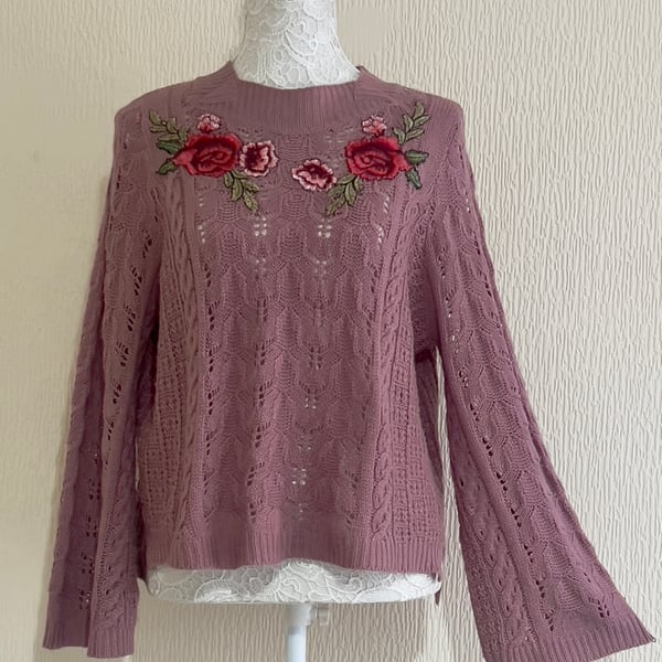 Upcycled Reworked Mauve Cable-Knit Sweater with Rose Embroidery – Size XL