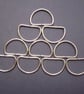 10 Medium Silver Tone D Rings - Image 4