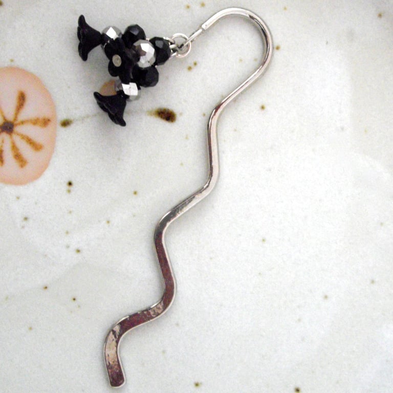 1 x Black and Silver Flower Bookmark - UK Free Post