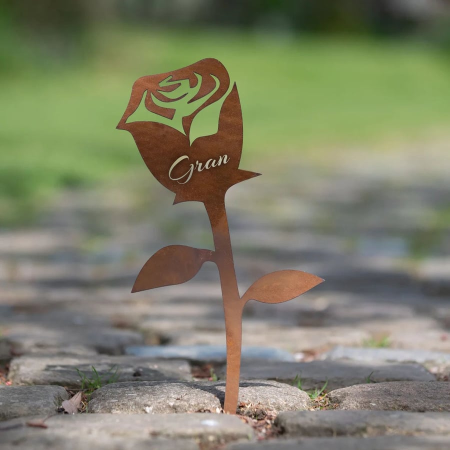 Gran Rose - Rustic Garden Sculpture