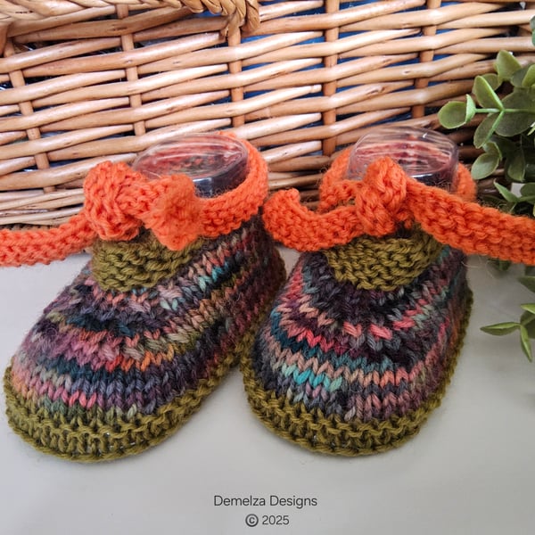 Pure Hand Dyed New Wool  Baby Booties 3-6 months
