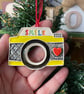 Fun ceramic Camera Christmas decoration yellow - Image 3