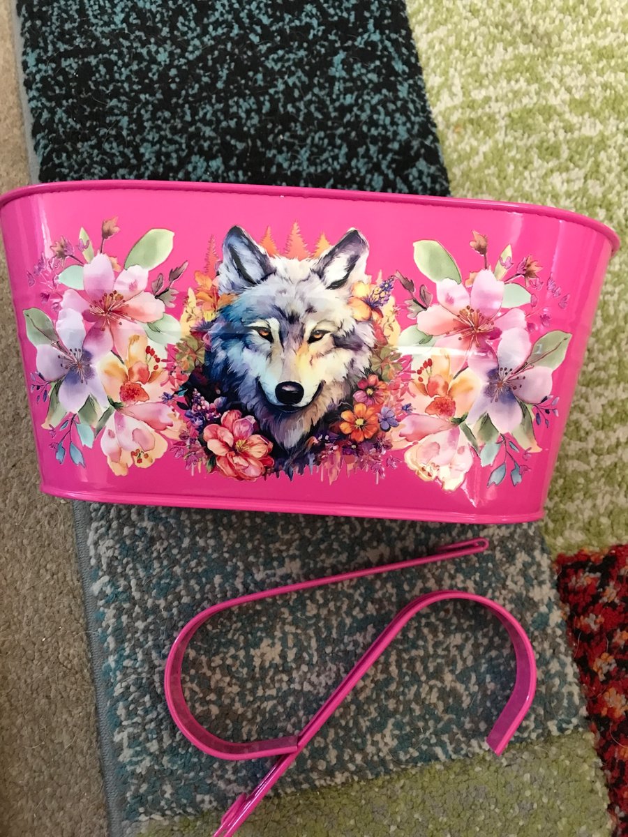 Pink fence planter with wolf motif stunning 