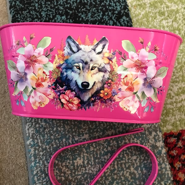 Pink fence planter with wolf motif stunning 