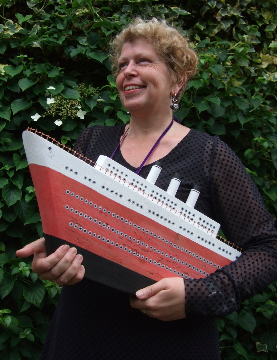  Helen D Moore - Artist/Printmaker