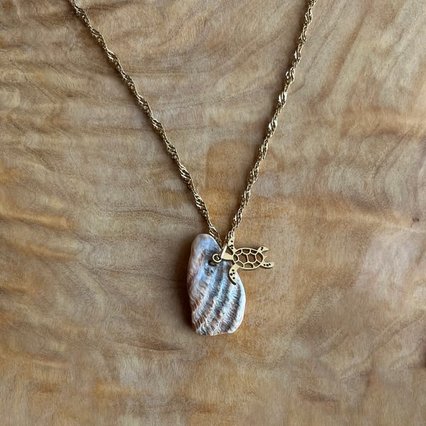Turtle Sea Shell Fragment Necklace 