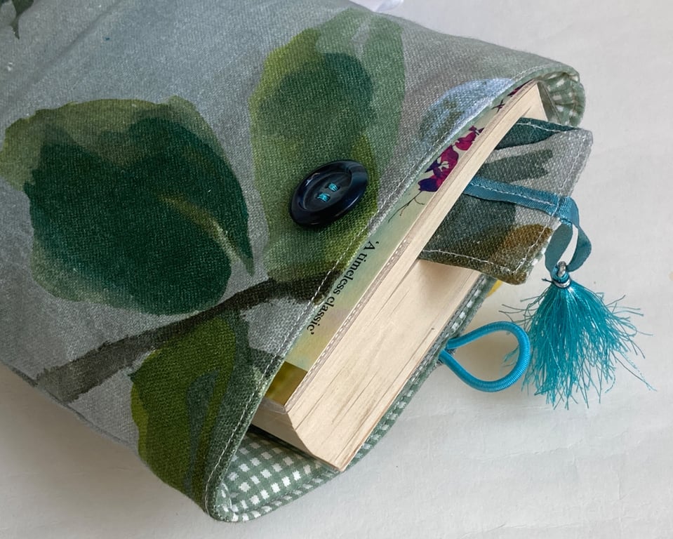 Book sleeve and bookmark. Gift for book-lover. Leaves and bird