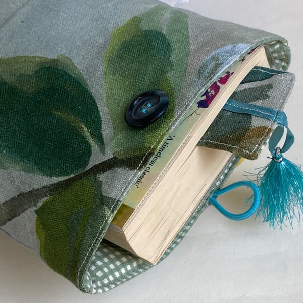 Book sleeve and bookmark. Gift for book-lover. Leaves and bird