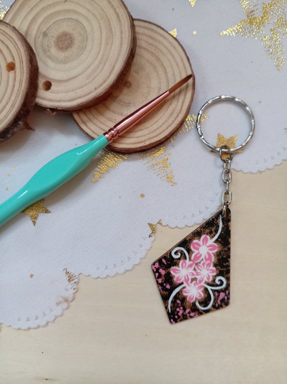 Wooden diamond shaped flower Keyring 