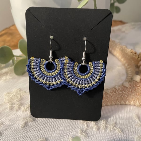 Dangle fan design beaded macrame drop earrings 