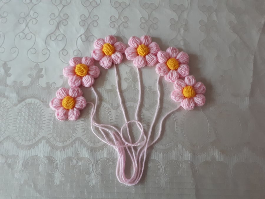 6 Crochet flowers, applique motif, sewing 