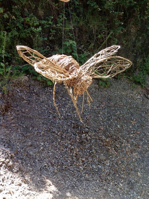  bumble bee, willow sculpture, natural pollinator, handmade, to order