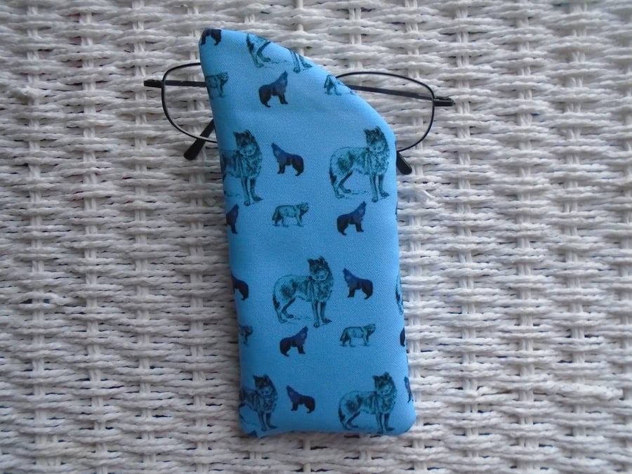 Wolf Glasses Case 
