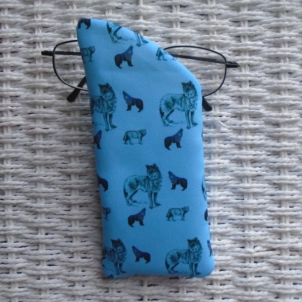 Wolf Glasses Case 