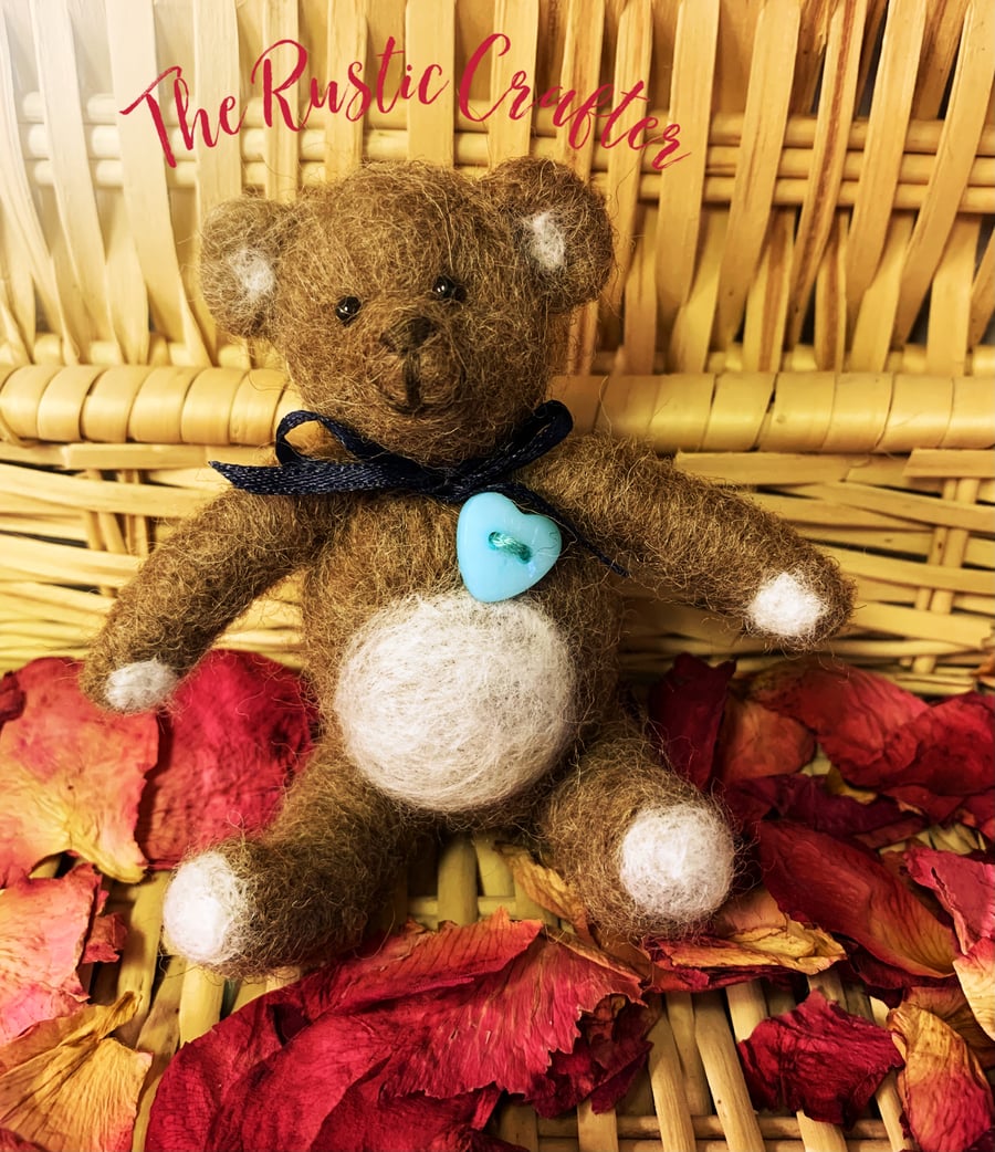 ‘Charlie’ Needlefelted mini bear