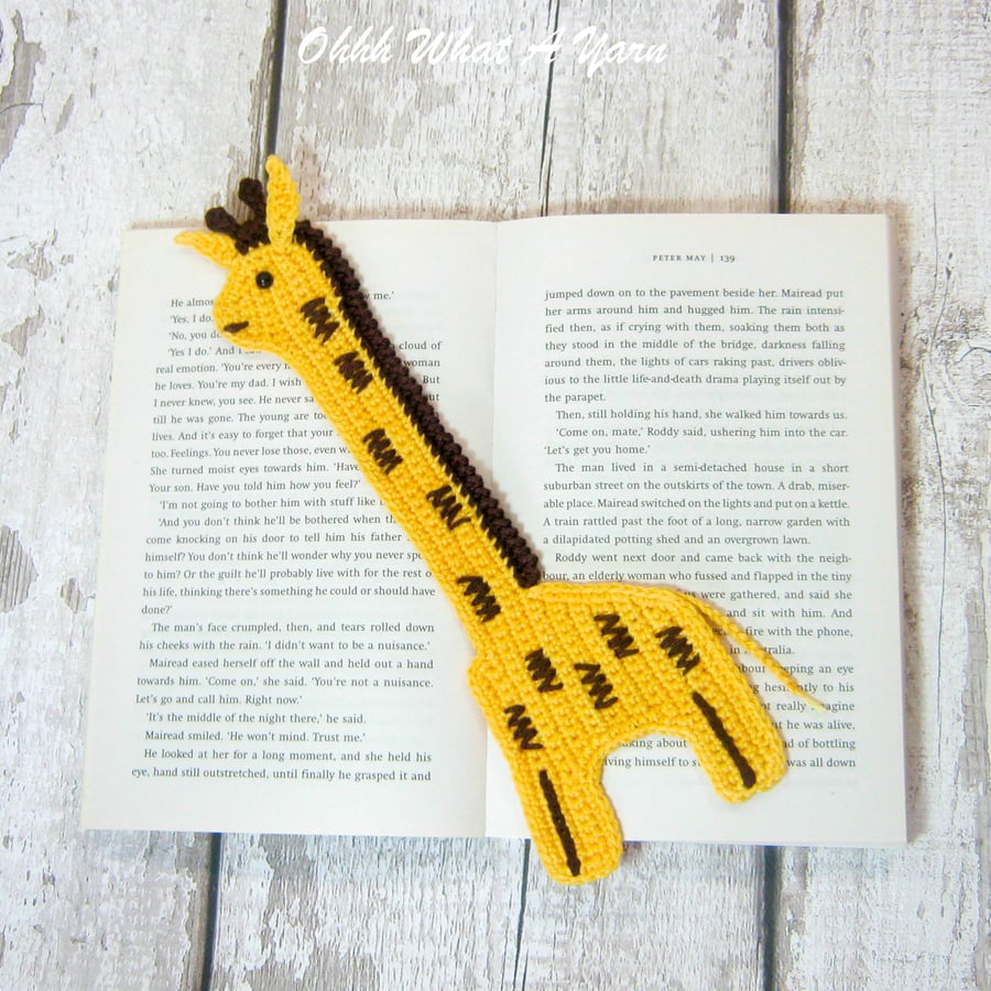 Giraffe crochet bookmark, giraffe page keeper
