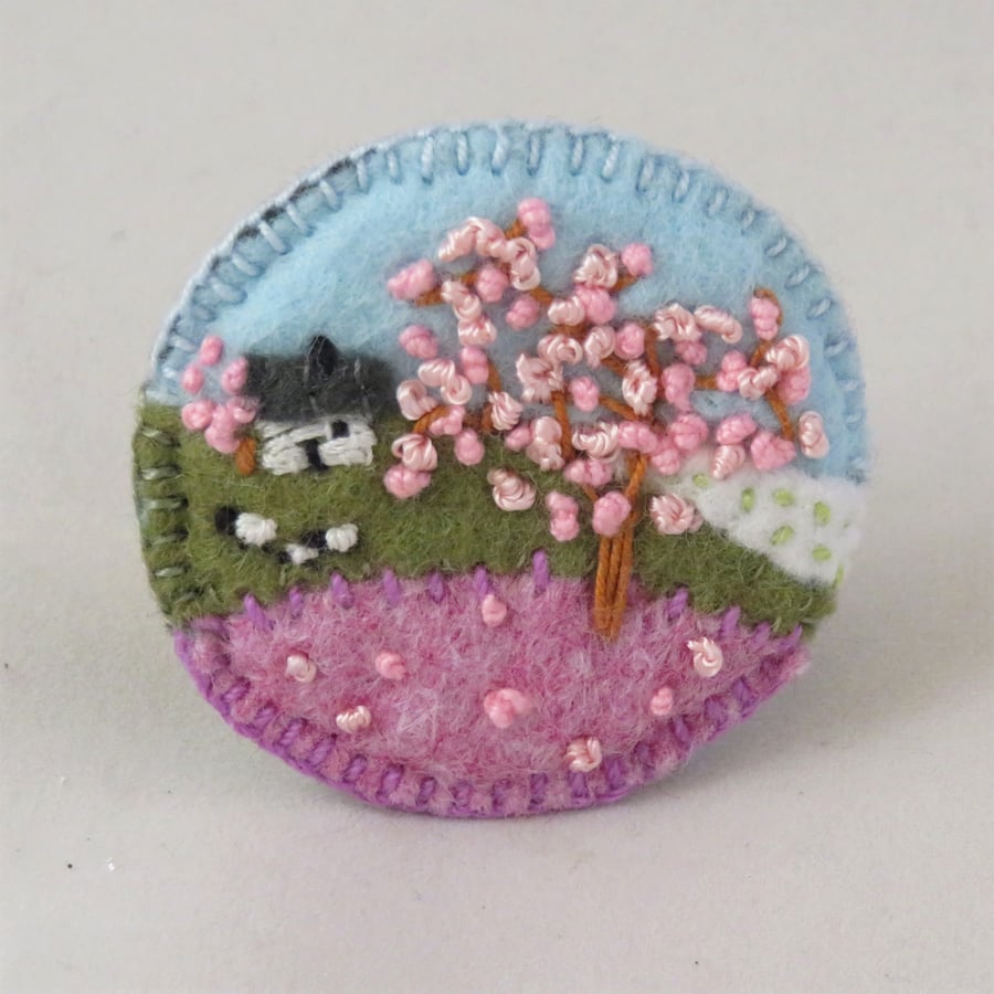 Blossom Tree - Circular felt brooch