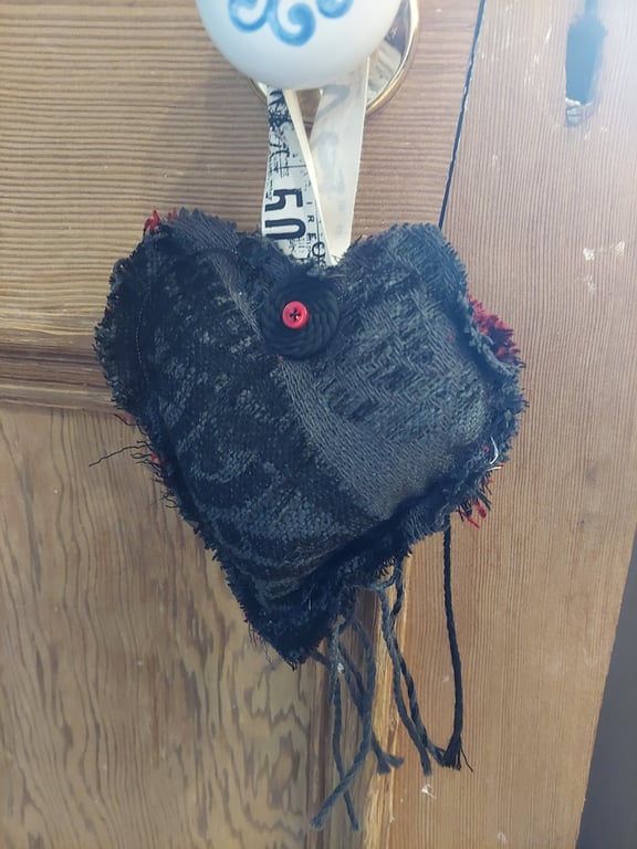 Hanging Hearts Black and White Celtic Fabric