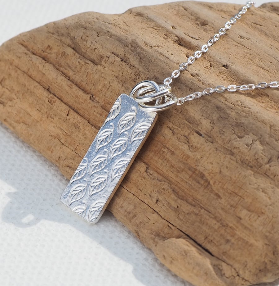 Silver leaf pendant necklace