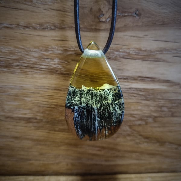 UFO Crash Pendant in Mango