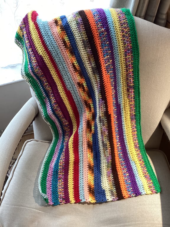 CROCHET SMALL BLANKET IN MULTICOLOURED STRIPES BABY BLANKET OR EVEN PET BLANKET