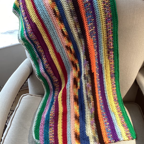 CROCHET SMALL BLANKET IN MULTICOLOURED STRIPES BABY BLANKET OR EVEN PET BLANKET