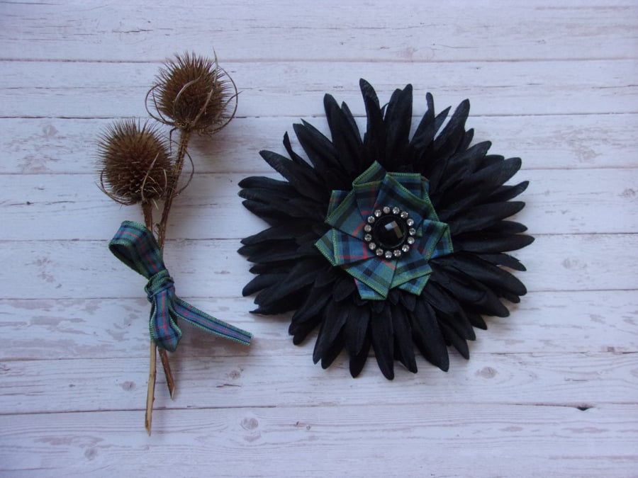 Flower of Scotland Tartan & Black Daisy Flower Crystal Fabric Brooch