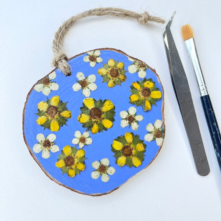 Real Pressed Flower, Wildflowers, Wood Slice Hanging Decoration
