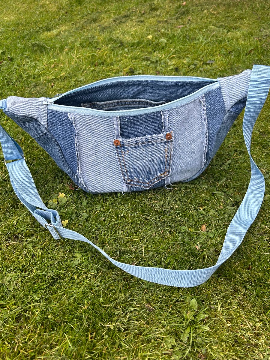 Denim cross body bag - mixed blues - Upcycled - sustainable fashion
