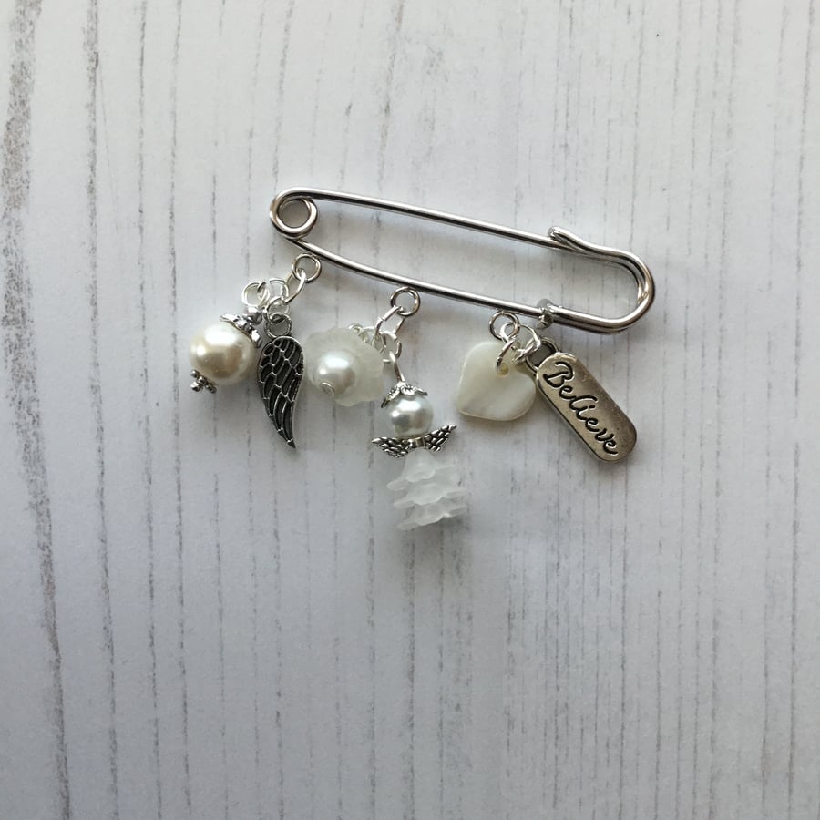 Shawl Kilt Pin with Beaded Angel in White