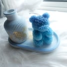 12 teddy bear candles and 2 tray and 1 vase 