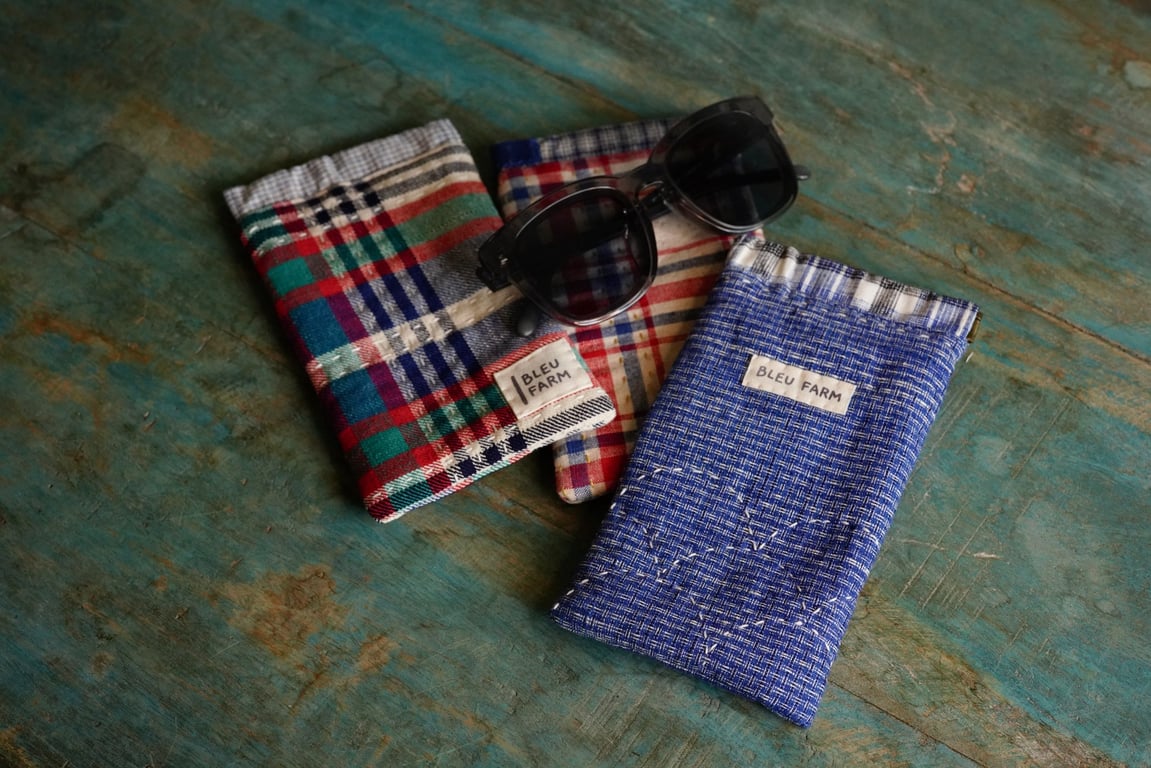 Vintage Fabric Glasses Pouch – Snap Shut Portable Sunglasses Case, Squeeze Top 