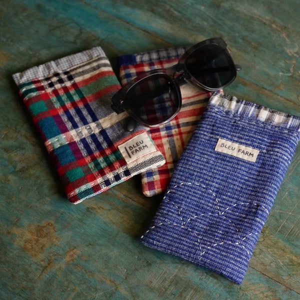 Vintage Fabric Glasses Pouch – Snap Shut Portable Sunglasses Case, Squeeze Top 