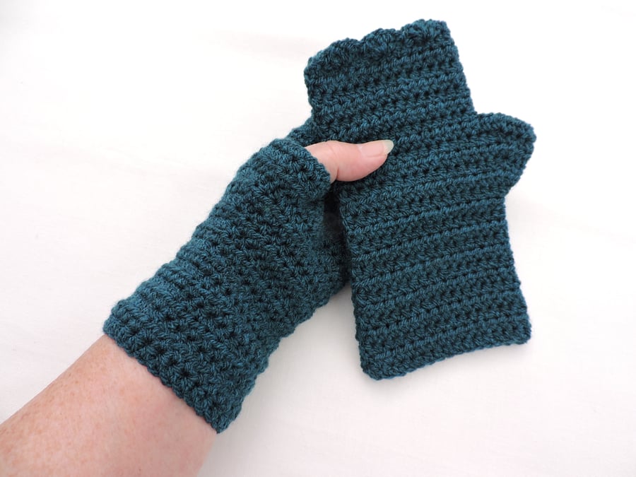 Adults Fingerless Crochet Mitts Petrel Blue