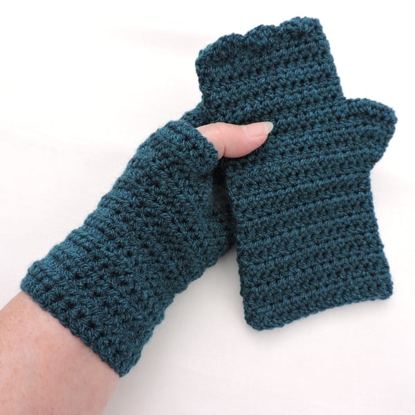  Adults Fingerless Crochet Mitts Petrel Blue