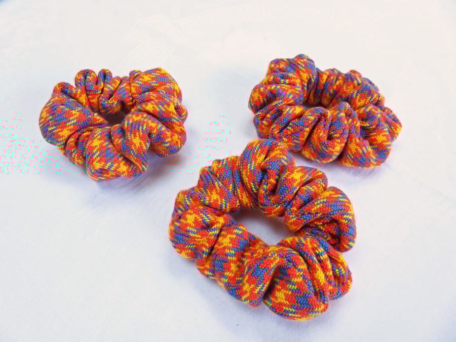 Houndstooth scrunchies 