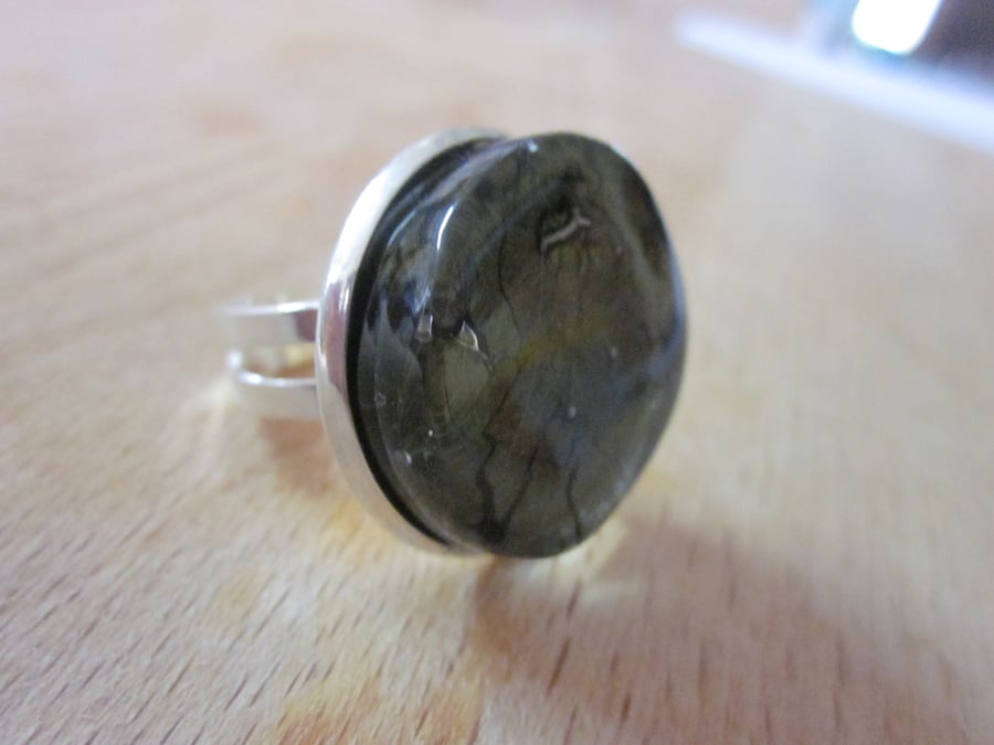 Handmade glass cabochon modern ring - Khaki dichroic