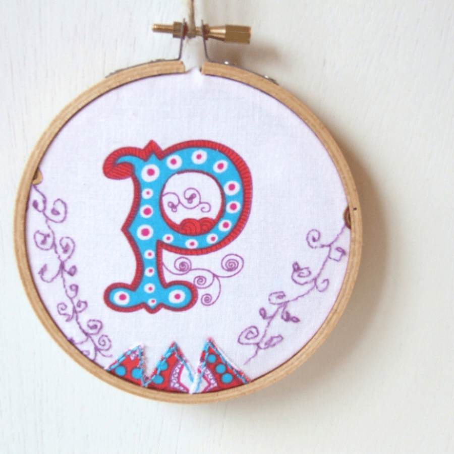 P embroidery hoop, initial letter P embroidery, personalized letter P